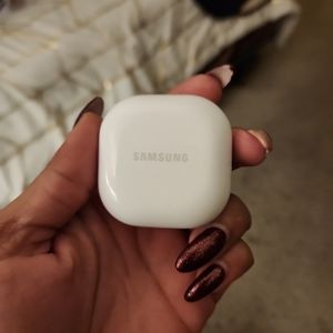 Samsung earbuds